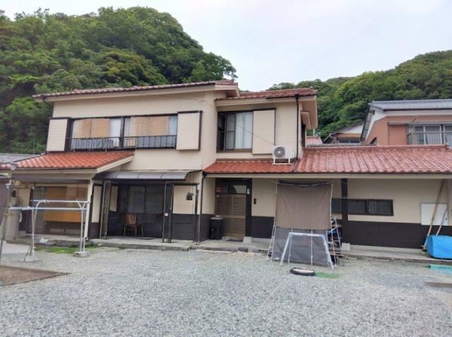 4LDK house in Izu, Shizuoka - Photo 1