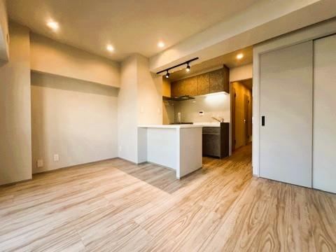 1LDK apartment in Shinjuku Ward, Tokyo - Photo 1