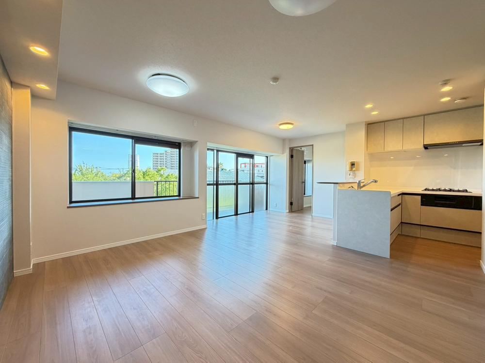 4LDK apartment in Chigasaki, Kanagawa - Photo 1