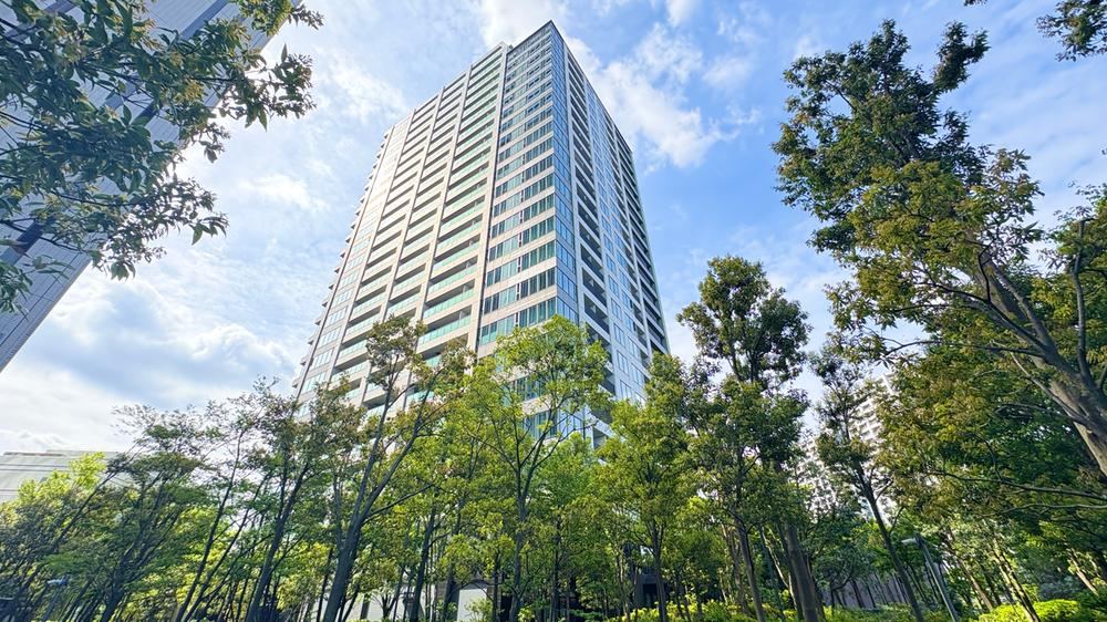 2LDK apartment in Shinjuku Ward, Tokyo - Photo 1