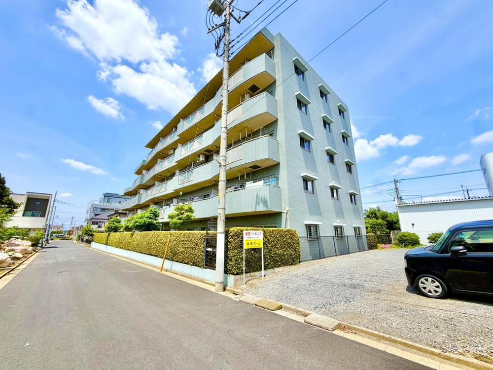 3LDK apartment in Tokorozawa, Saitama - Photo 1