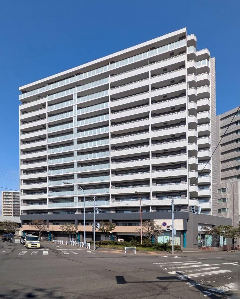 4LDK apartment in Chuo Ward, Sapporo, Hokkaido - Photo 1