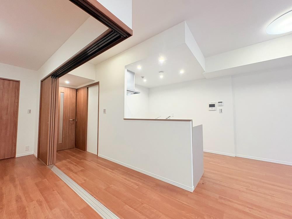 2LDK+S apartment in Isogo Ward, Yokohama, Kanagawa - Photo 1