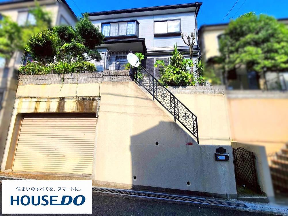 5LDK house in Hirakata, Osaka - Photo 1