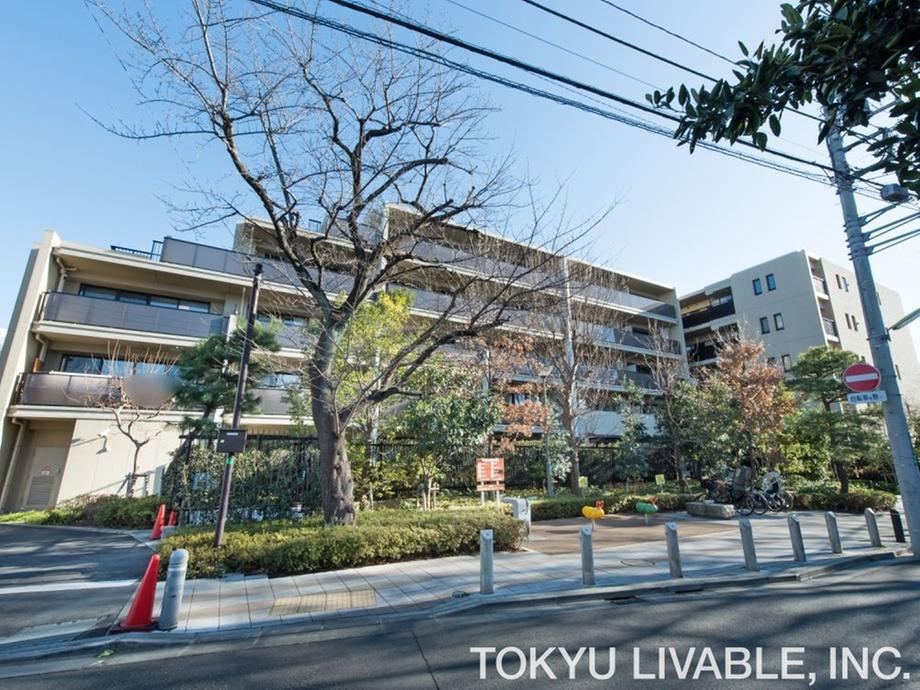 3LDK apartment in Setagaya Ward, Tokyo - Photo 1