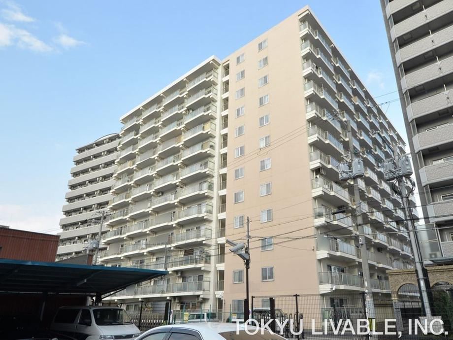 3DK apartment in Joto Ward, Osaka - Photo 1