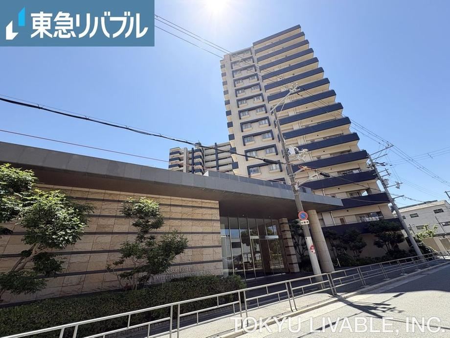 3LDK apartment in Nishiyodogawa Ward, Osaka - Photo 1