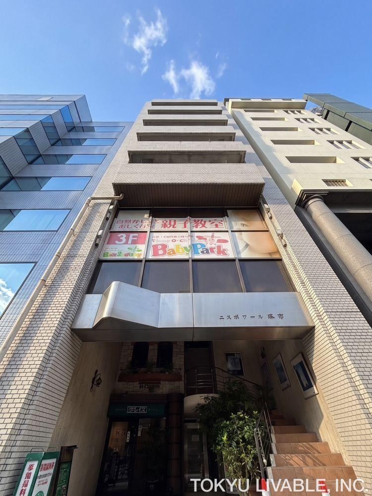 1LDK apartment in Minato Ward, Tokyo - Photo 1