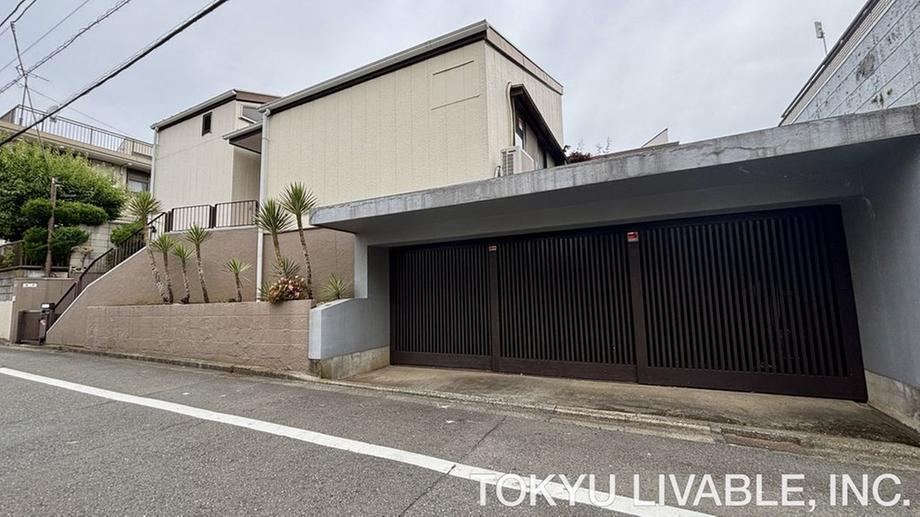 307 m² land in Setagaya Ward, Tokyo - Photo 1
