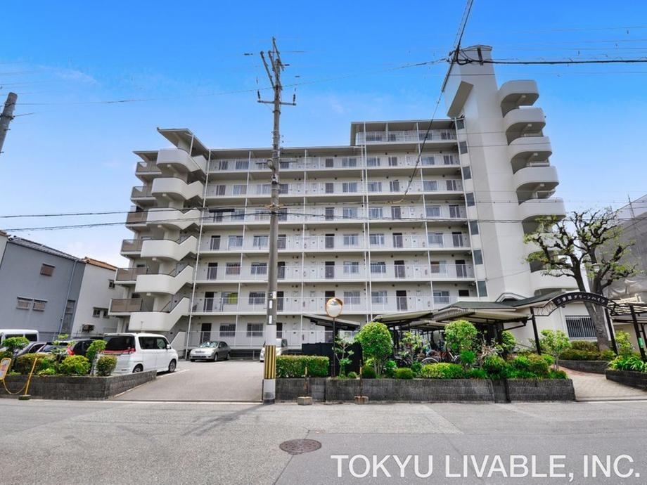 2LDK apartment in Yodogawa Ward, Osaka - Photo 1