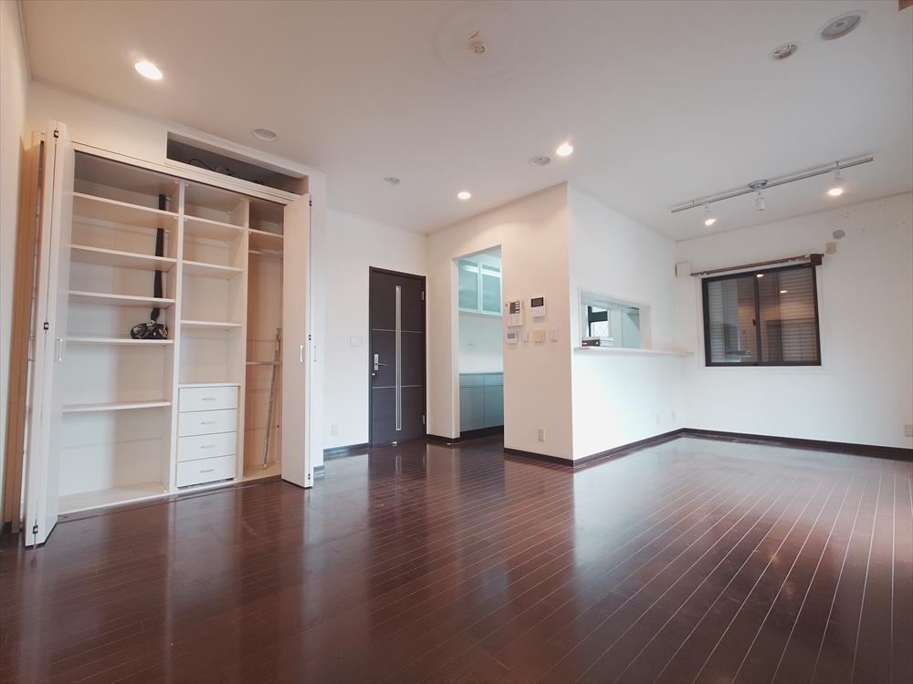 4LDK house in Osakasayama, Osaka - Photo 1