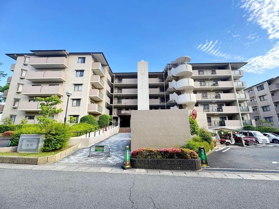 4LDK apartment in Nishikyo Ward, Kyoto - Photo 1
