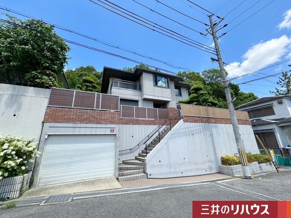4LDK+S house in Hirakata, Osaka - Photo 1