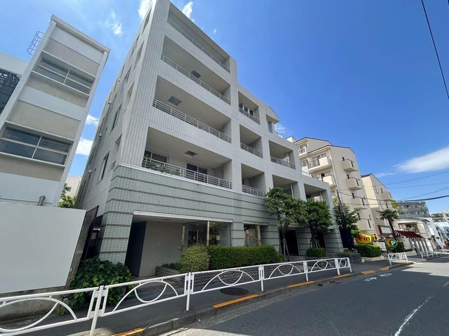1LDK apartment in Meguro Ward, Tokyo - Photo 1