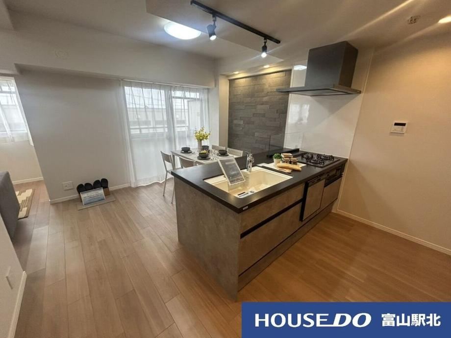 2LDK apartment in Toyama, Toyama - Photo 1