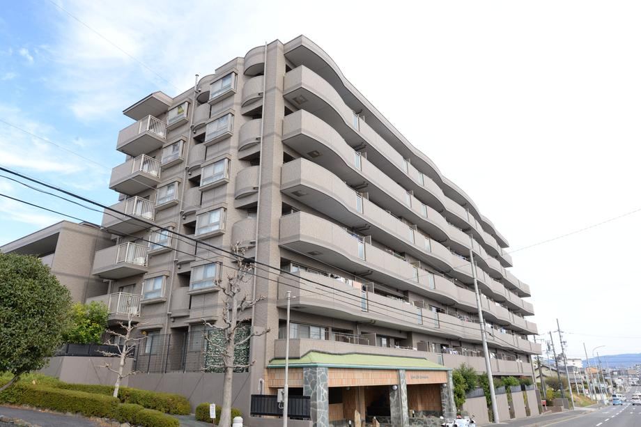 2LDK apartment in Owariasahi, Aichi - Photo 1