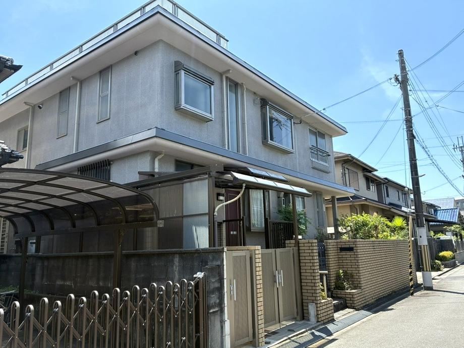 7DK house in Hirakata, Osaka - Photo 1