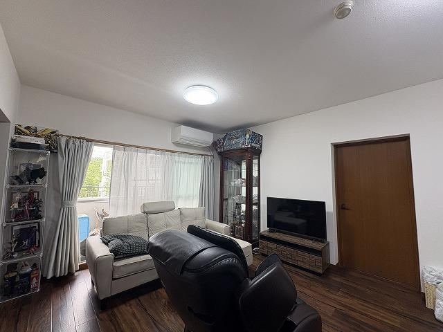 4LDK apartment in Hirakata, Osaka - Photo 1