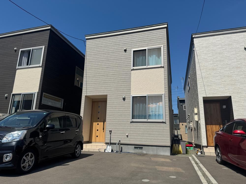 105 m² house in Ebetsu, Hokkaido - Photo 1
