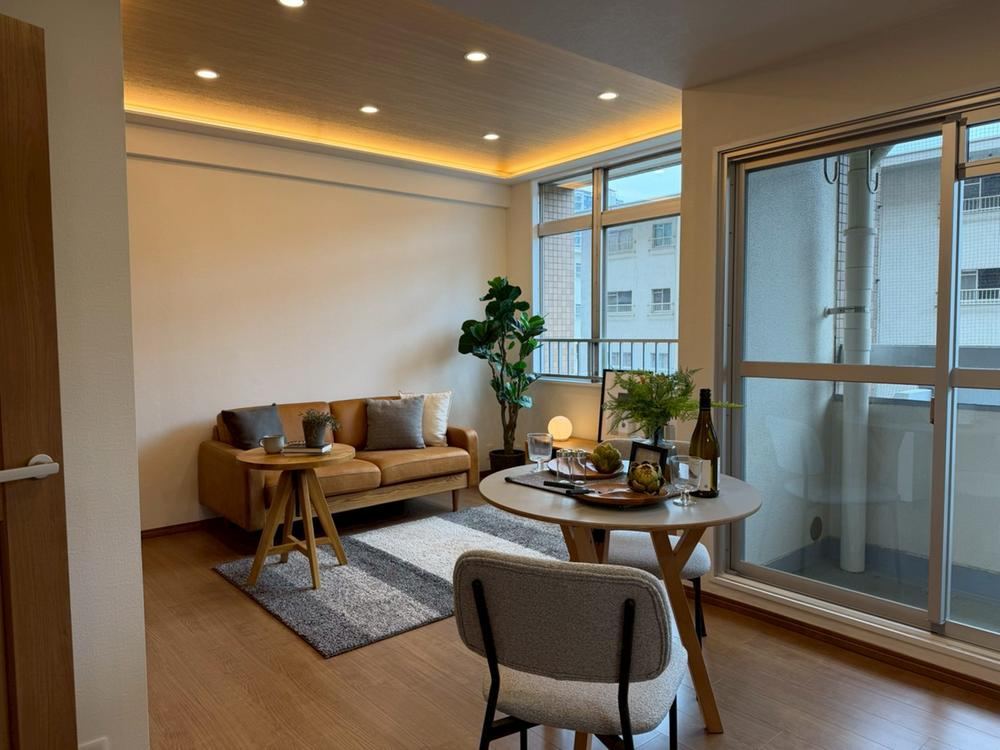 2LDK apartment in Kita Ward, Osaka - Photo 1