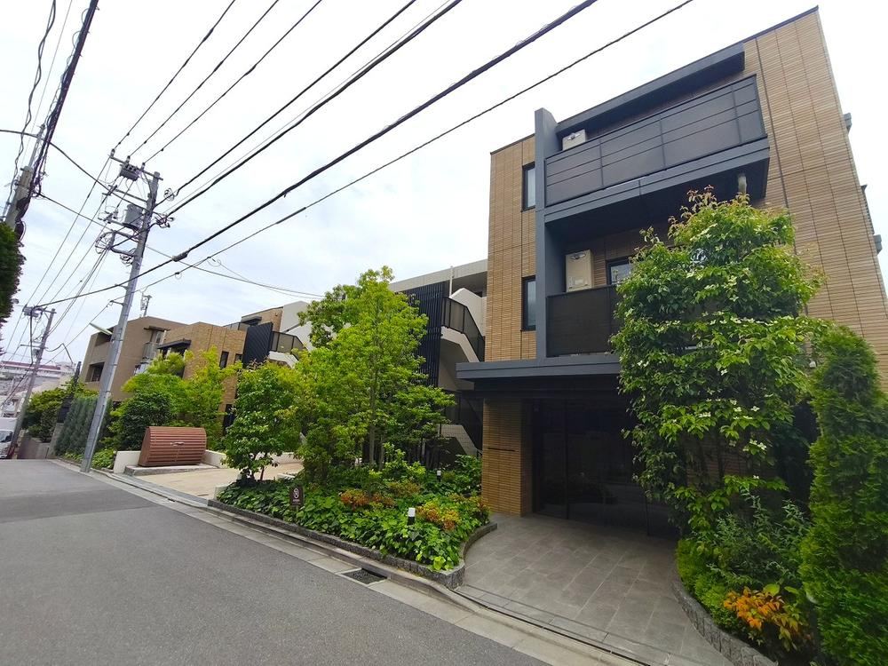 3LDK apartment in Setagaya Ward, Tokyo - Photo 1