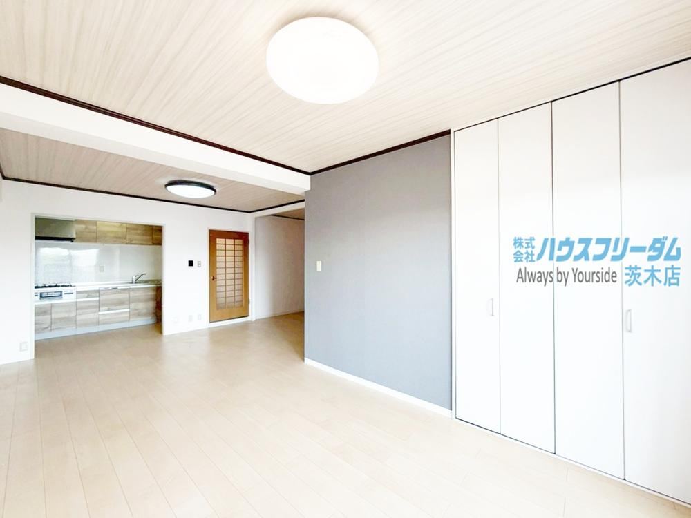 3LDK apartment in Suita, Osaka - Photo 1