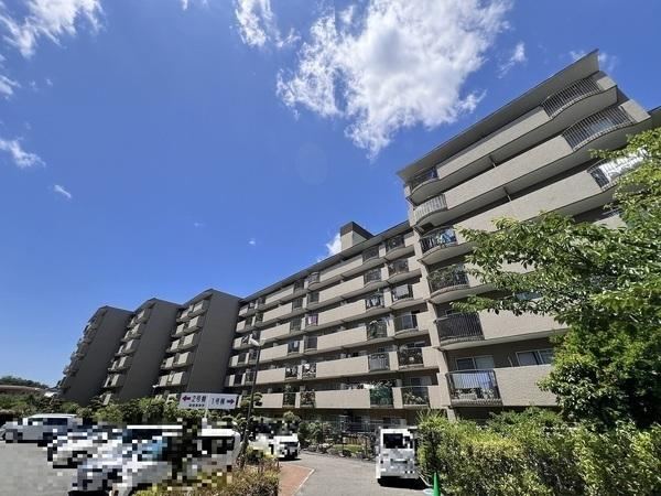 3LDK apartment in Nishinomiya, Hyogo - Photo 1