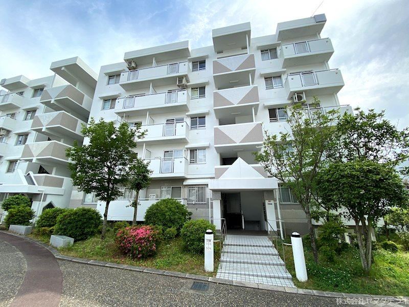 3LDK apartment in Takatsuki, Osaka - Photo 1
