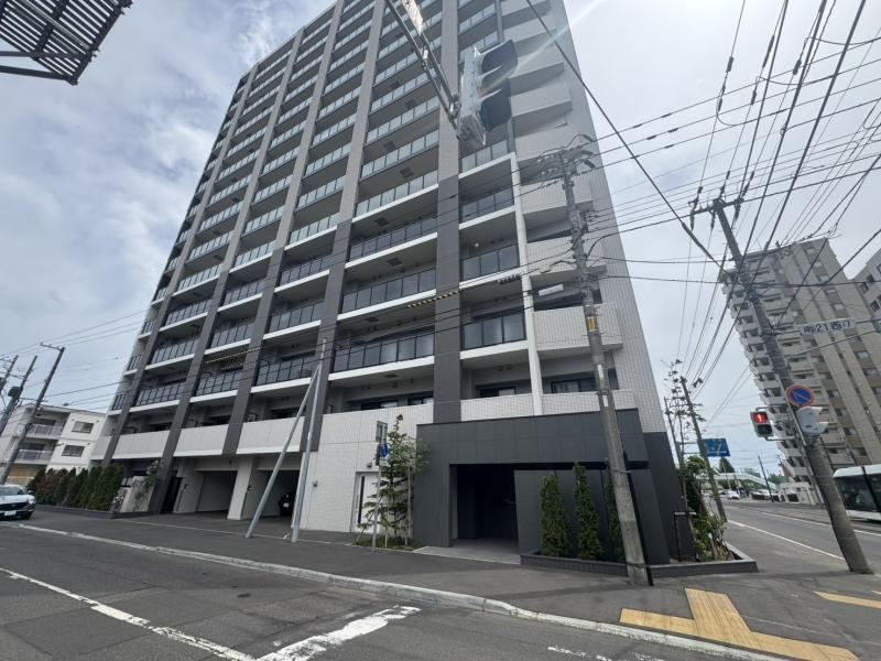 3LDK apartment in Chuo Ward, Sapporo, Hokkaido - Photo 1