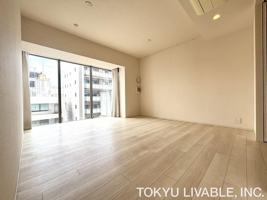 3LDK apartment in Minato Ward, Tokyo - Photo 1