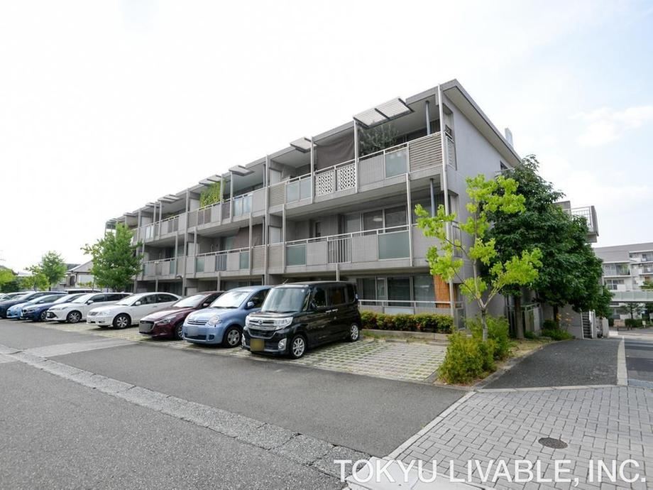 3LDK apartment in Toyonaka, Osaka - Photo 1