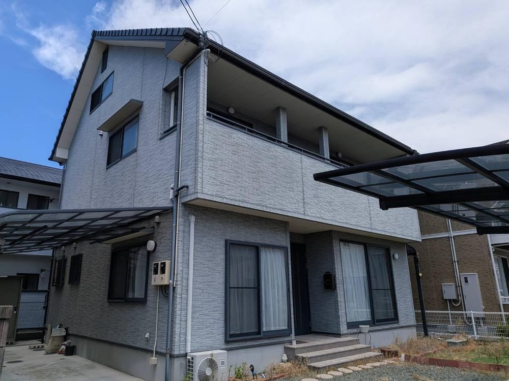 4LDK house in Matsuyama, Ehime - Photo 1