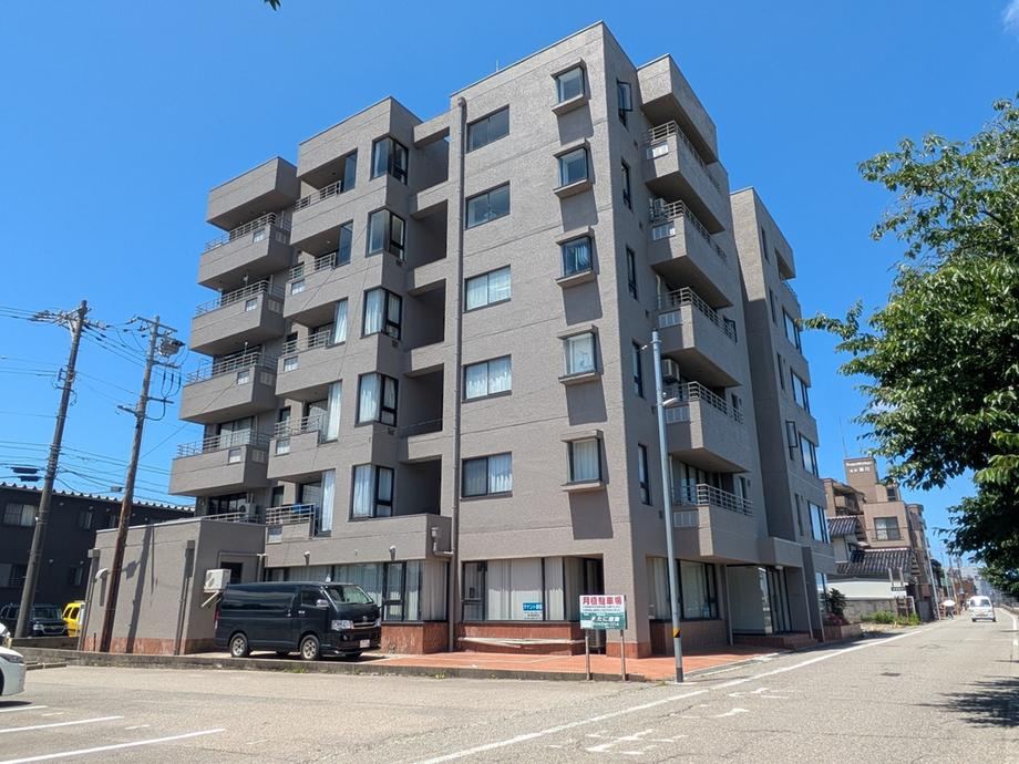 1DK apartment in Kanazawa, Ishikawa - Photo 1
