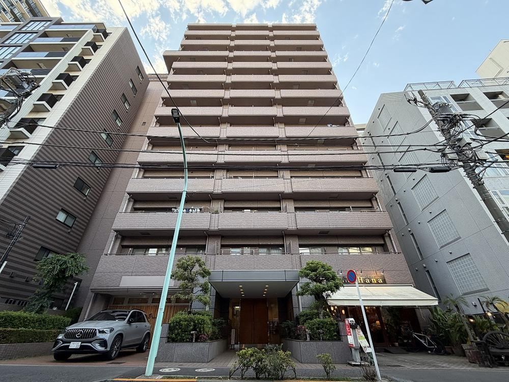 2DK apartment in Shibuya Ward, Tokyo - Photo 1