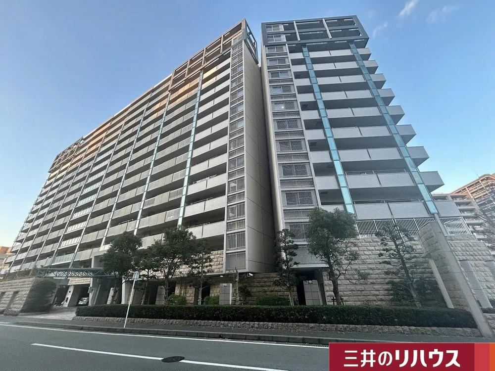 4LDK apartment in Higashi Ward, Fukuoka - Photo 1
