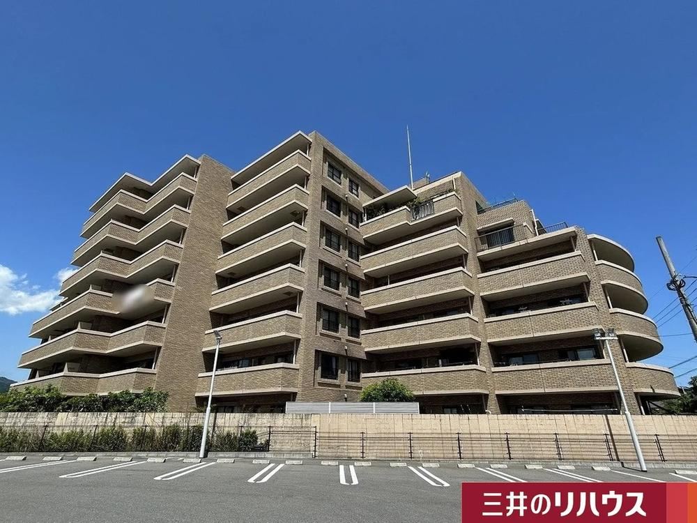 4LDK apartment in Nishi Ward, Fukuoka - Photo 1