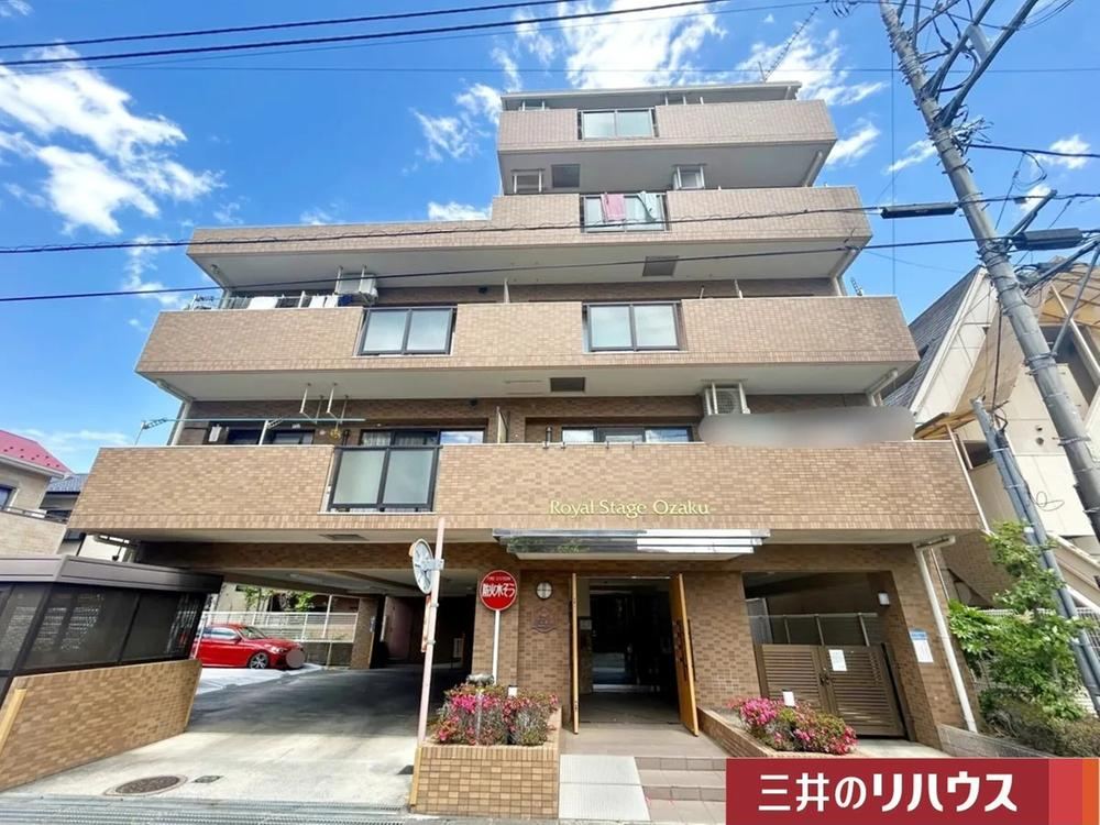 2LDK apartment in Ome, Tokyo - Photo 1