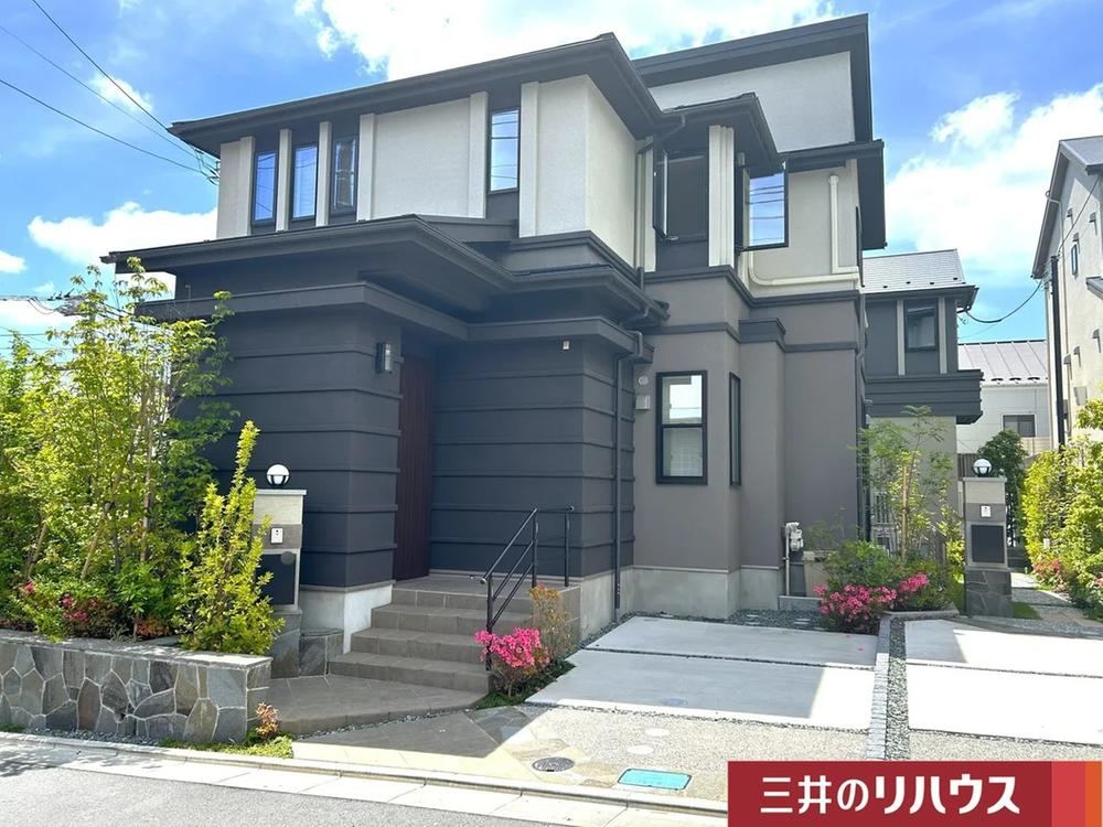 5LDK house in Fujisawa, Kanagawa - Photo 1