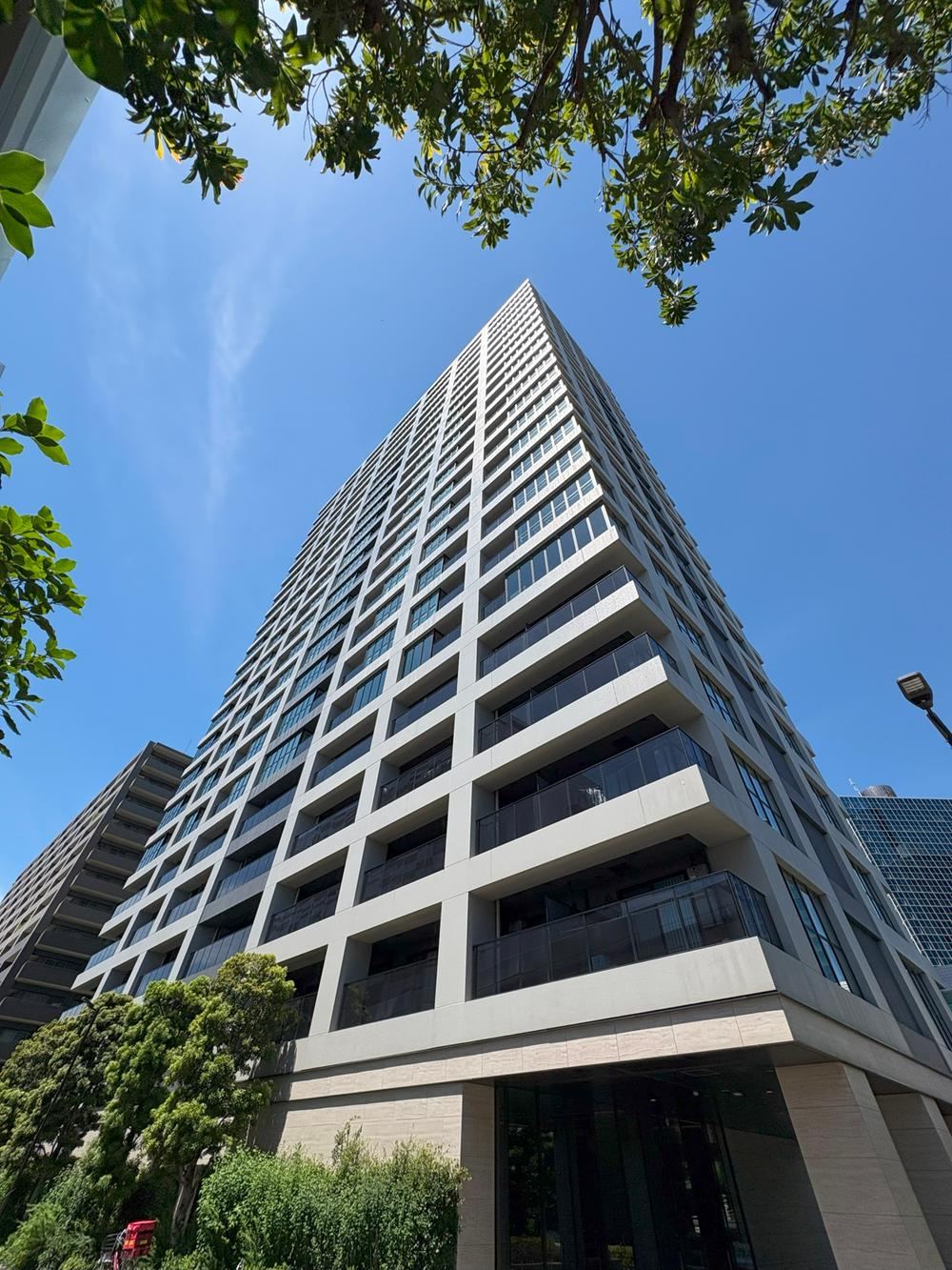 2LDK apartment in Minato Ward, Tokyo - Photo 1