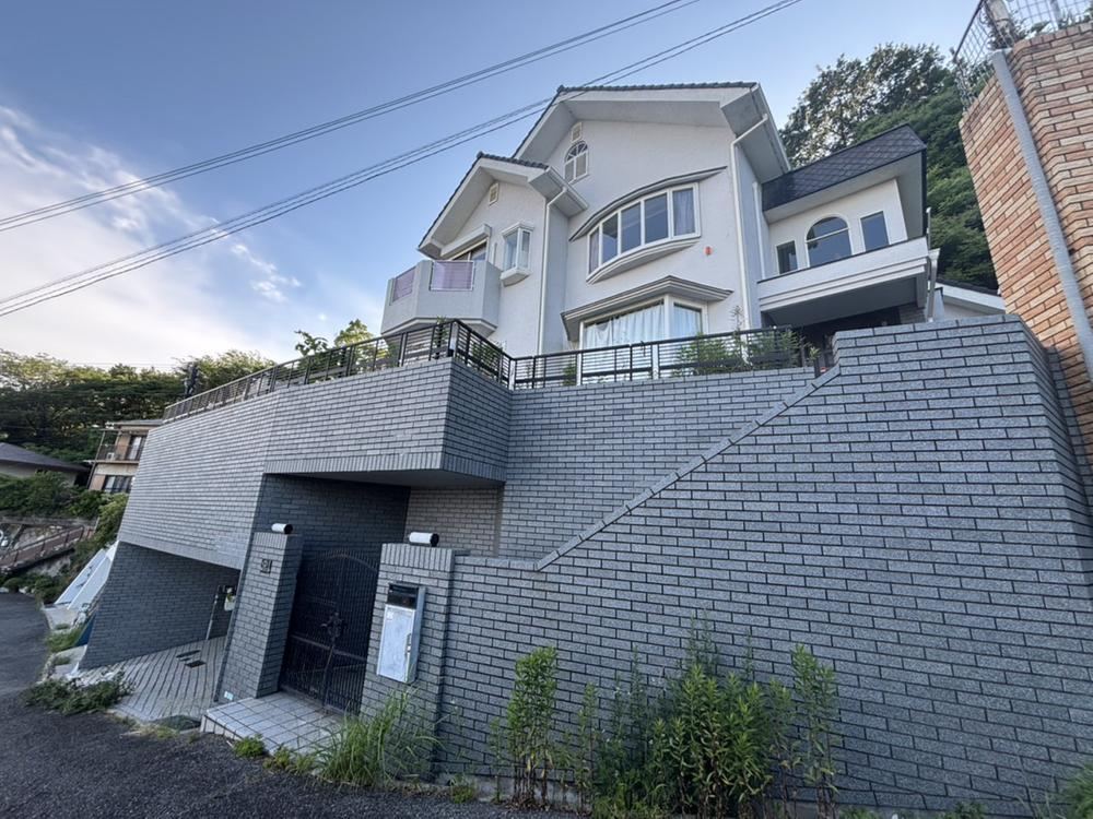 4LDK+S house in Nishinomiya, Hyogo - Photo 1