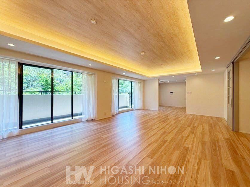 4LDK+S apartment in Naka Ward, Yokohama, Kanagawa - Photo 1