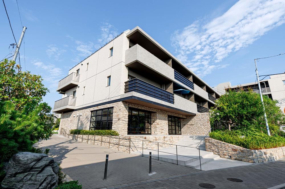 3LDK apartment in Chigasaki, Kanagawa - Photo 1