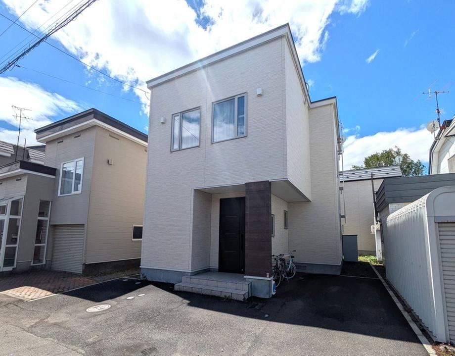 3LDK house in Kita Ward, Sapporo, Hokkaido - Photo 1