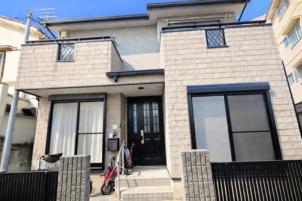 5LDK house in Ota Ward, Tokyo - Photo 1