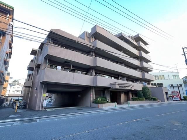 3LDK+S apartment in Konan Ward, Yokohama, Kanagawa - Photo 1