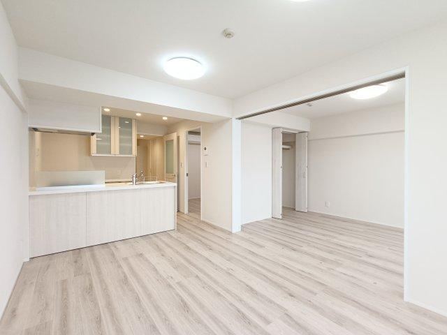 2LDK+S apartment in Ichikawa, Chiba - Photo 1