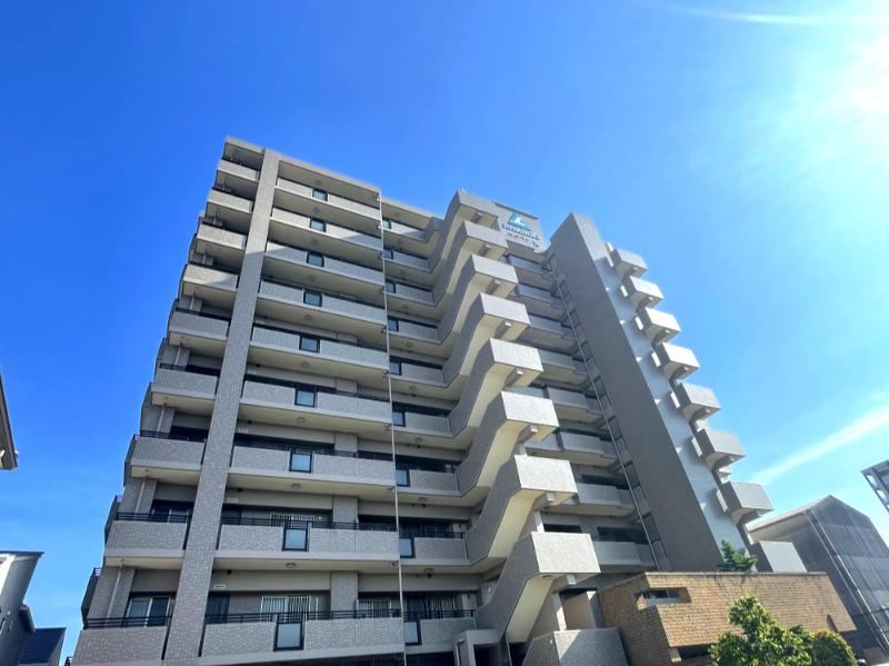 3LDK+S apartment in Kita Ward, Okayama - Photo 1