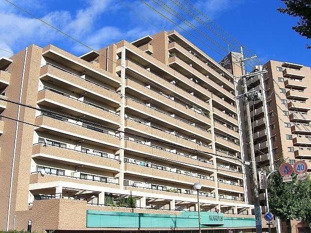 2LDK apartment in Suita, Osaka - Photo 1