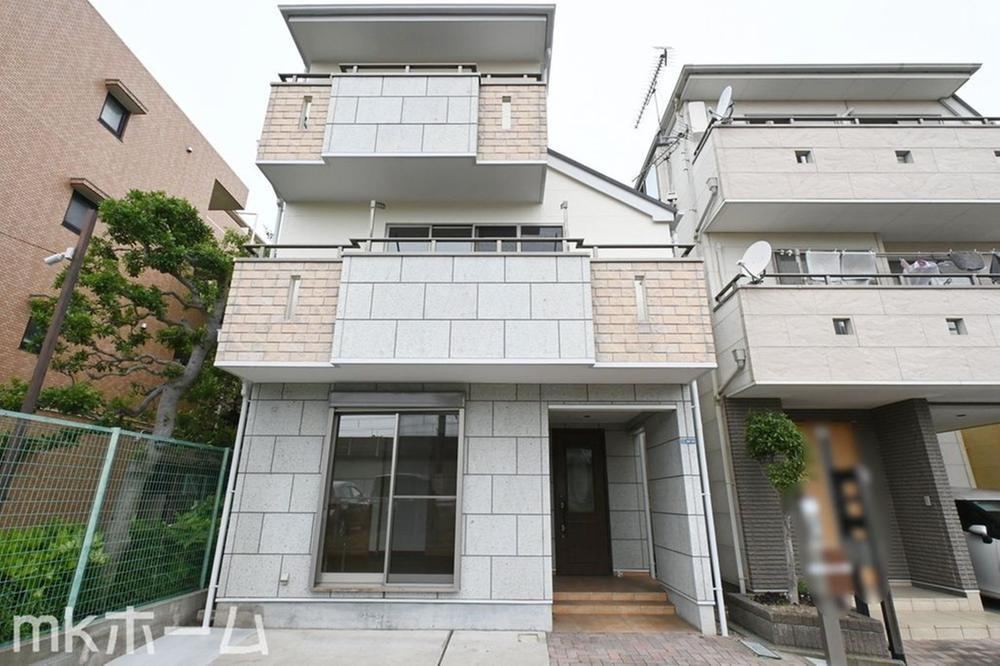 4LDK house in Katsushika Ward, Tokyo - Photo 1