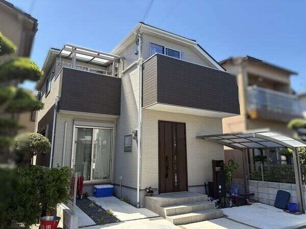 4LDK house in Hirakata, Osaka - Photo 1